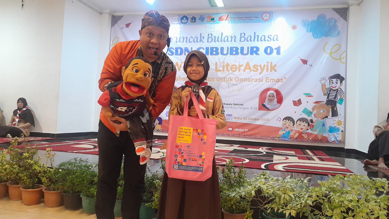 Wisata LiterAsyik Ke SDN Cibubur 01